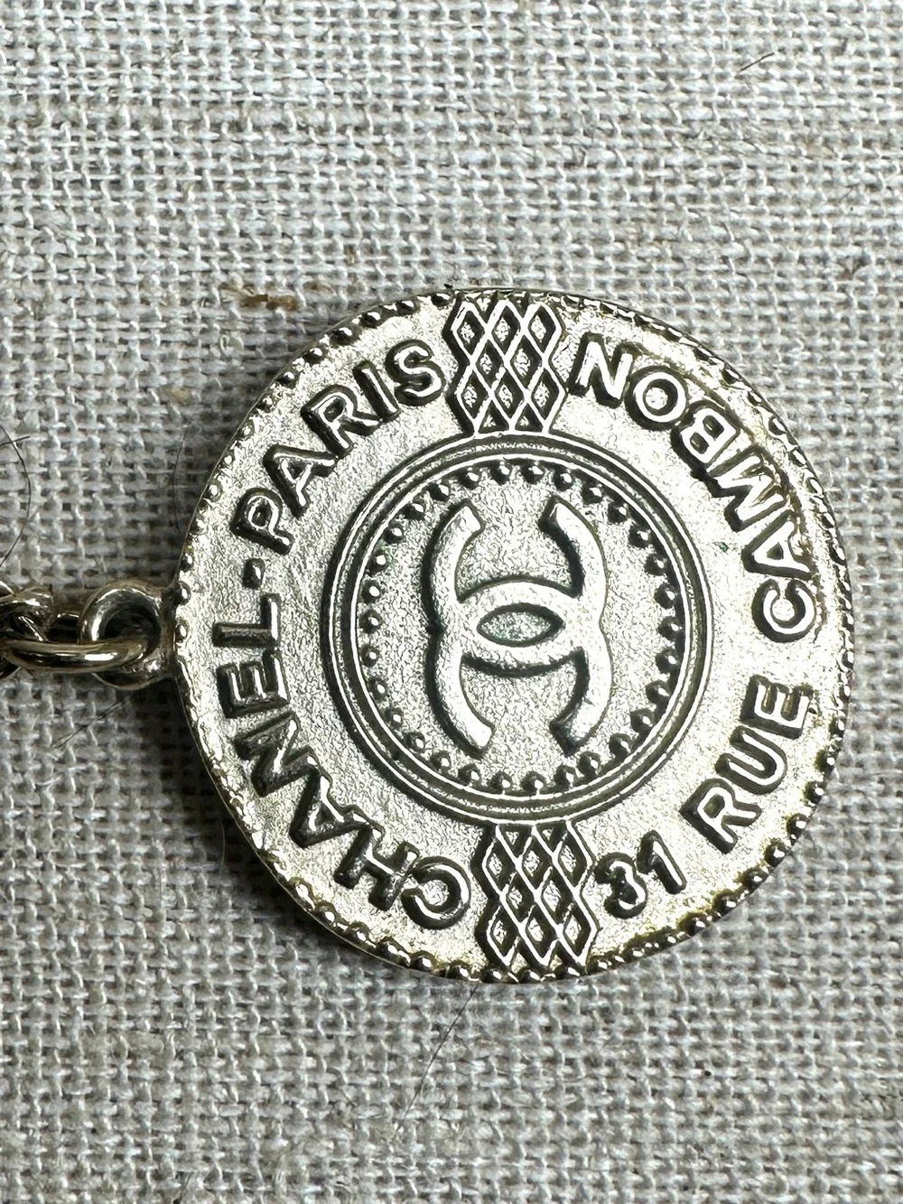 CHANEL vintage authentic 31 Rue Cambon Gold Logo Medallion Pendant Necklace